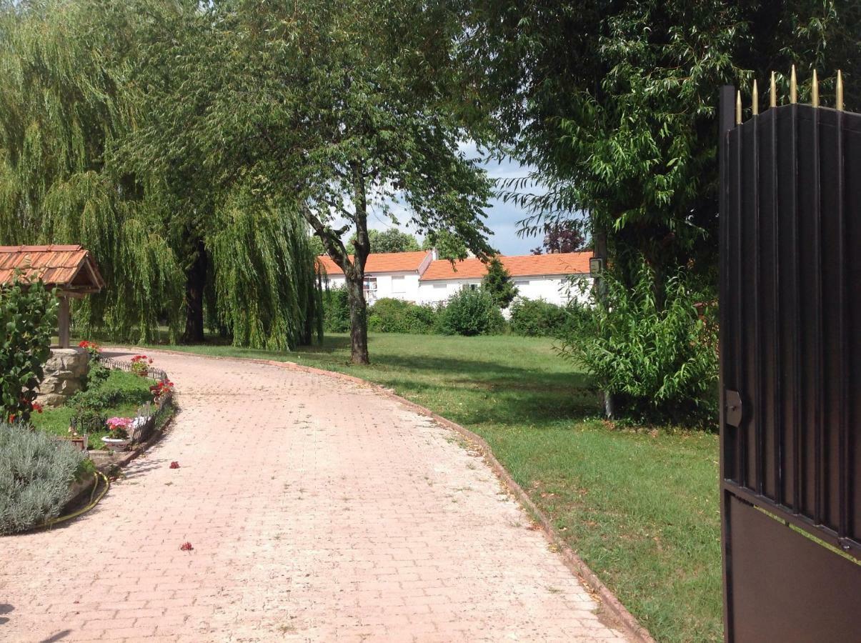 Bienvenue Chez Zina Vesoul Exterior photo