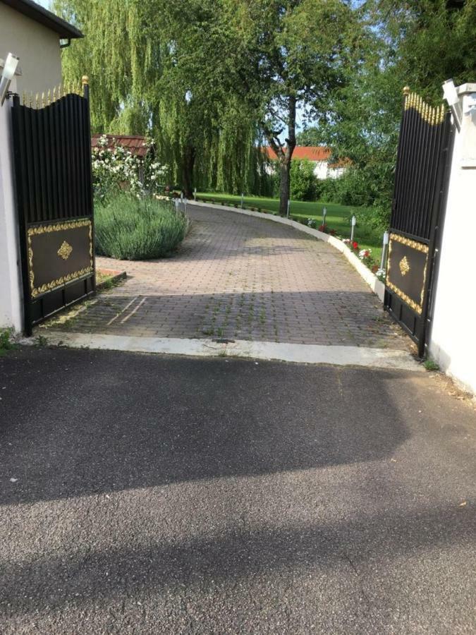 Bienvenue Chez Zina Vesoul Exterior photo